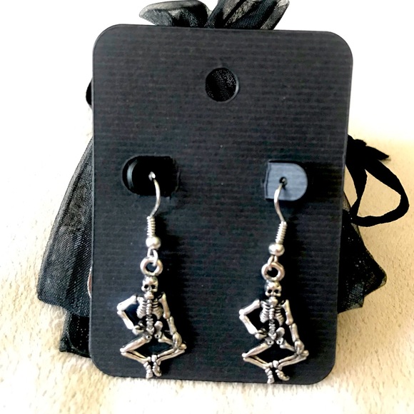 Skeleton Earrings & Bracelet Set - Picture 4 of 5